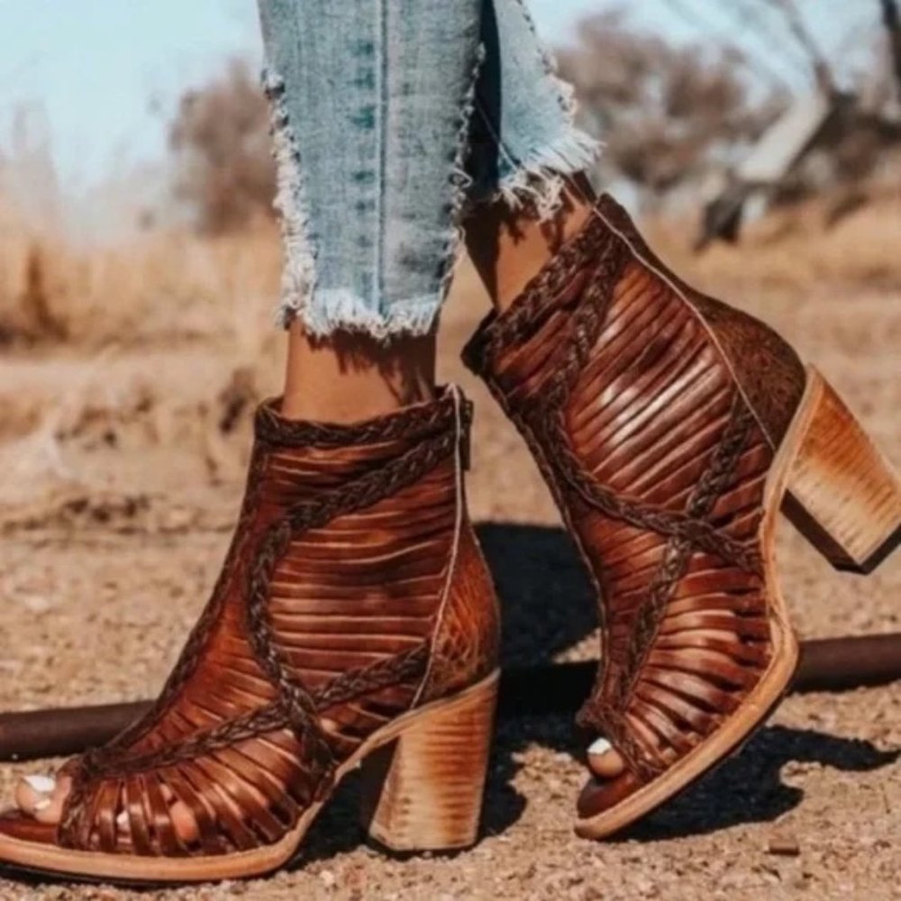 Freebird by Steven Bella Sandal in Brown Leather (Size 8)